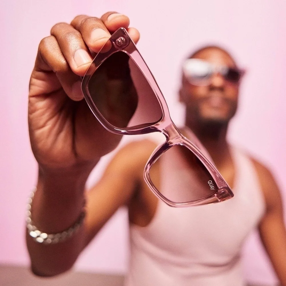 QUAY // ltd ed modern cateyes crystal berry frames berry gradient lenses